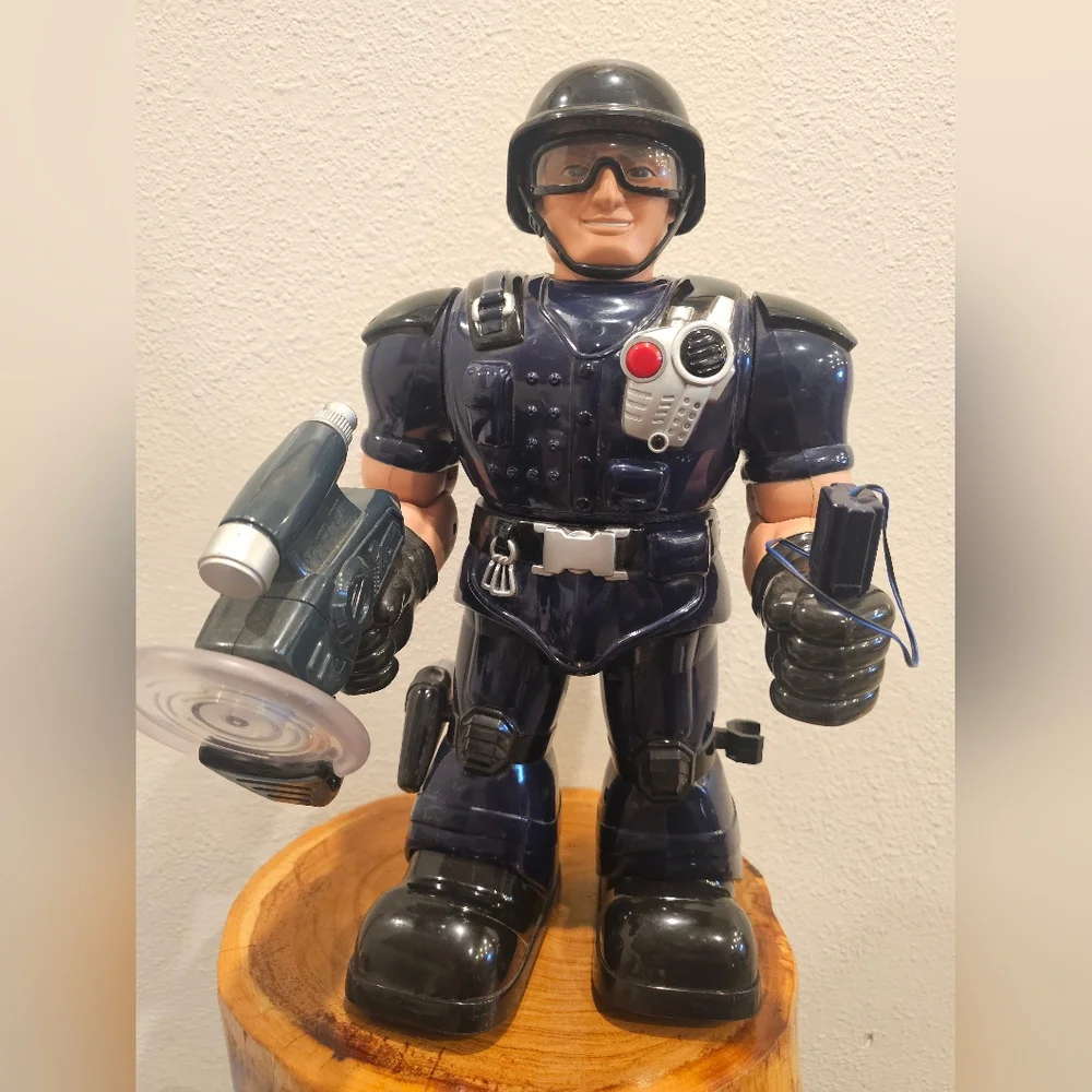 Hap-P-Kid 2010 Talking Policeman Figure‎ Toy